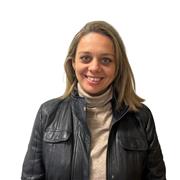 Profesora de comunicación corporativa y digital